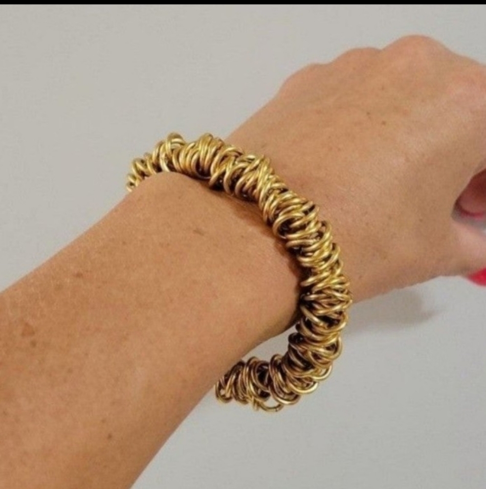 STRETCH GOLD ALUMINUM JUMP RING BRACELET